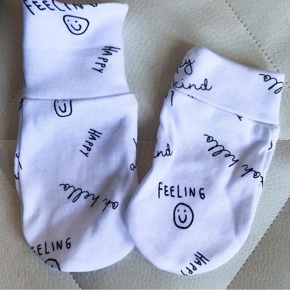 George • 3 Pack Scratch Mittens - Picture 3 of 4